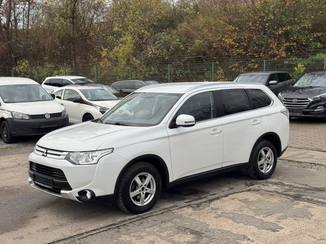 Mitsubishi Outlander 4WD Rückfahrkamera Navi Abnehmbare AHK