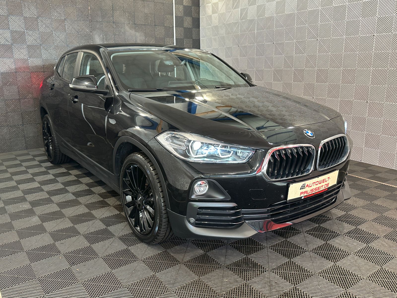 Gebrauchtwagen BMW X2 X2 sDrive 18 i*BUSINESS*LED-HUD-NAVI-SITZ.HZ-PDC in Horb am Neckar