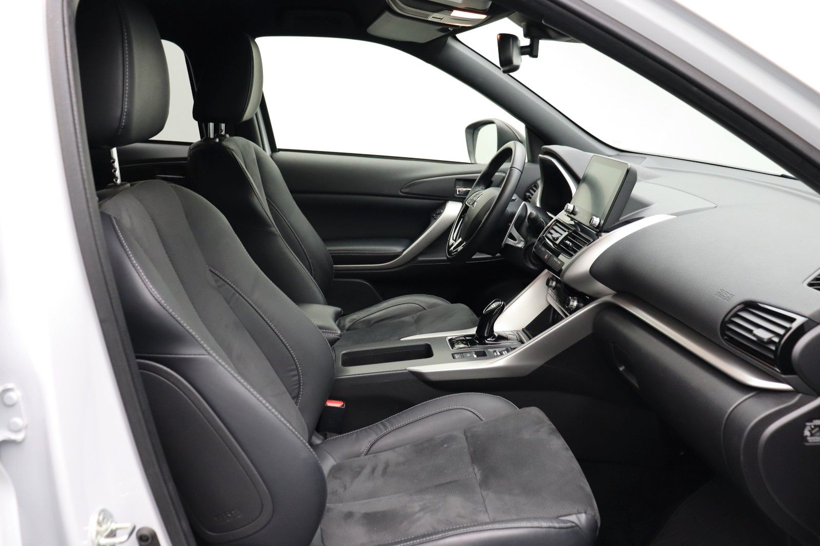 Fahrzeugabbildung Mitsubishi Eclipse Cross Plus Select Black Hybrid 4WD