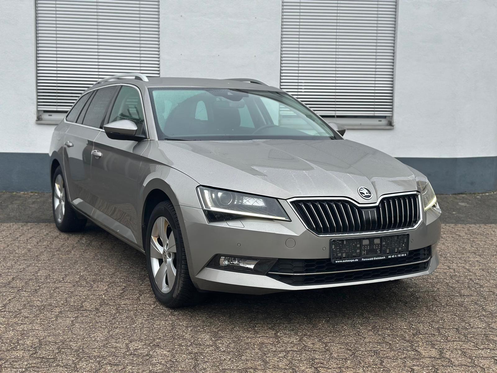 Skoda Superb 1.4 TSI DSG Combi * Super Extras *