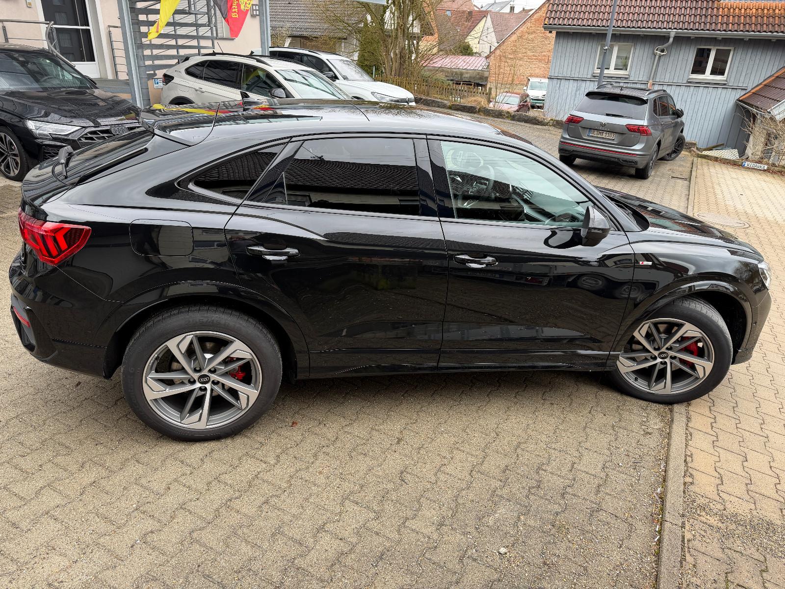 Audi Q3 Sportback 40 TFSI quattro S line, fast VOLL