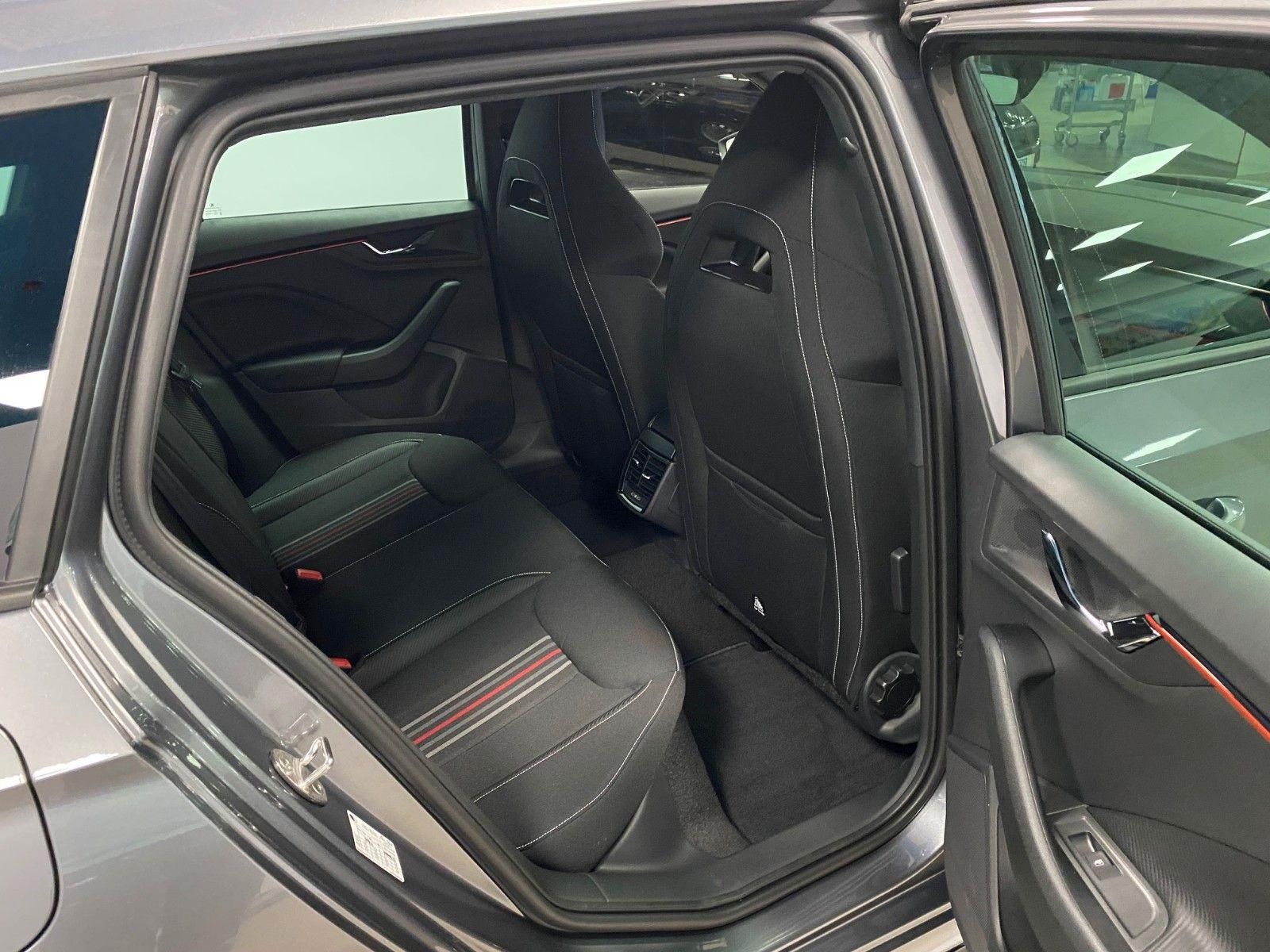 Fahrzeugabbildung SKODA Kamiq 1.5 TSI DSG Monte Carlo+MATRIX+PANORAMA+BC