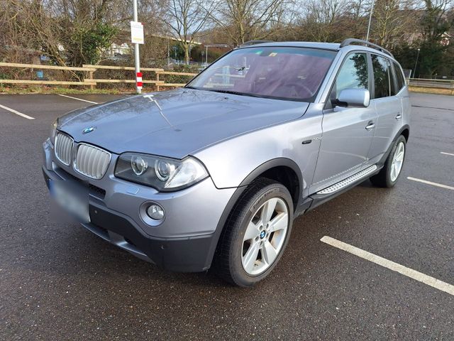 BMW X3 3.0sd LCI AHK-Xenon-AppleCarplay-Pa...