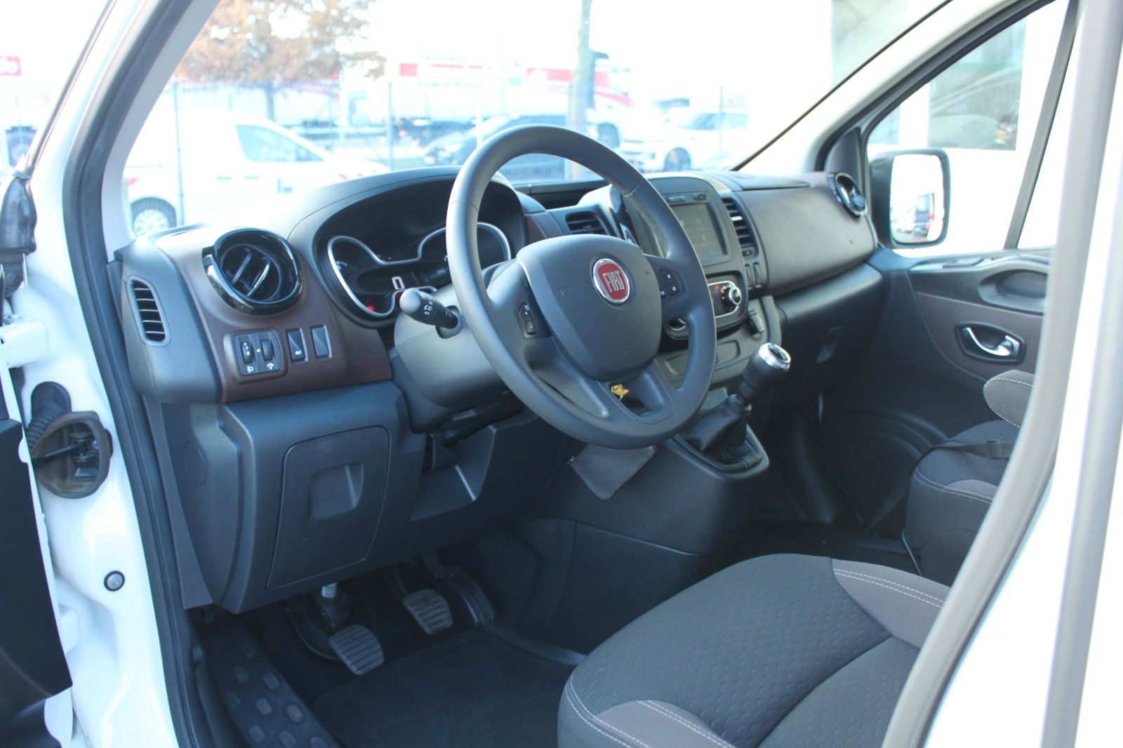 Fahrzeugabbildung Fiat Talento Multicab Navi
