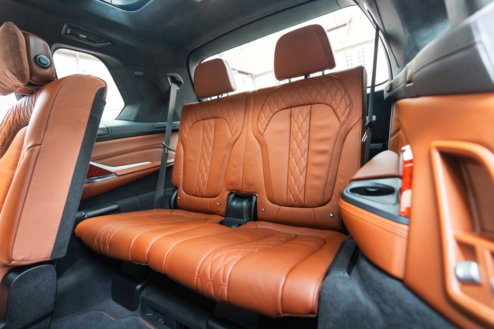 Fahrzeugabbildung ALPINA XB7 LASERLICHT ACC MASSAGE SKYROOF B&W 360° AHK