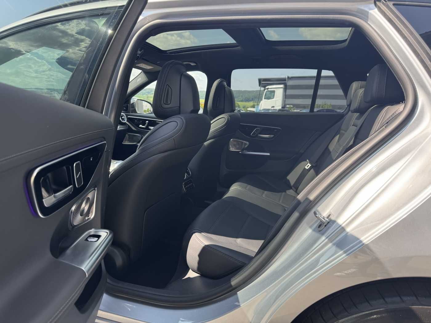 Fahrzeugabbildung Mercedes-Benz C 300de AMG+Pano+Burm+HUD+360+Digital+VOLL