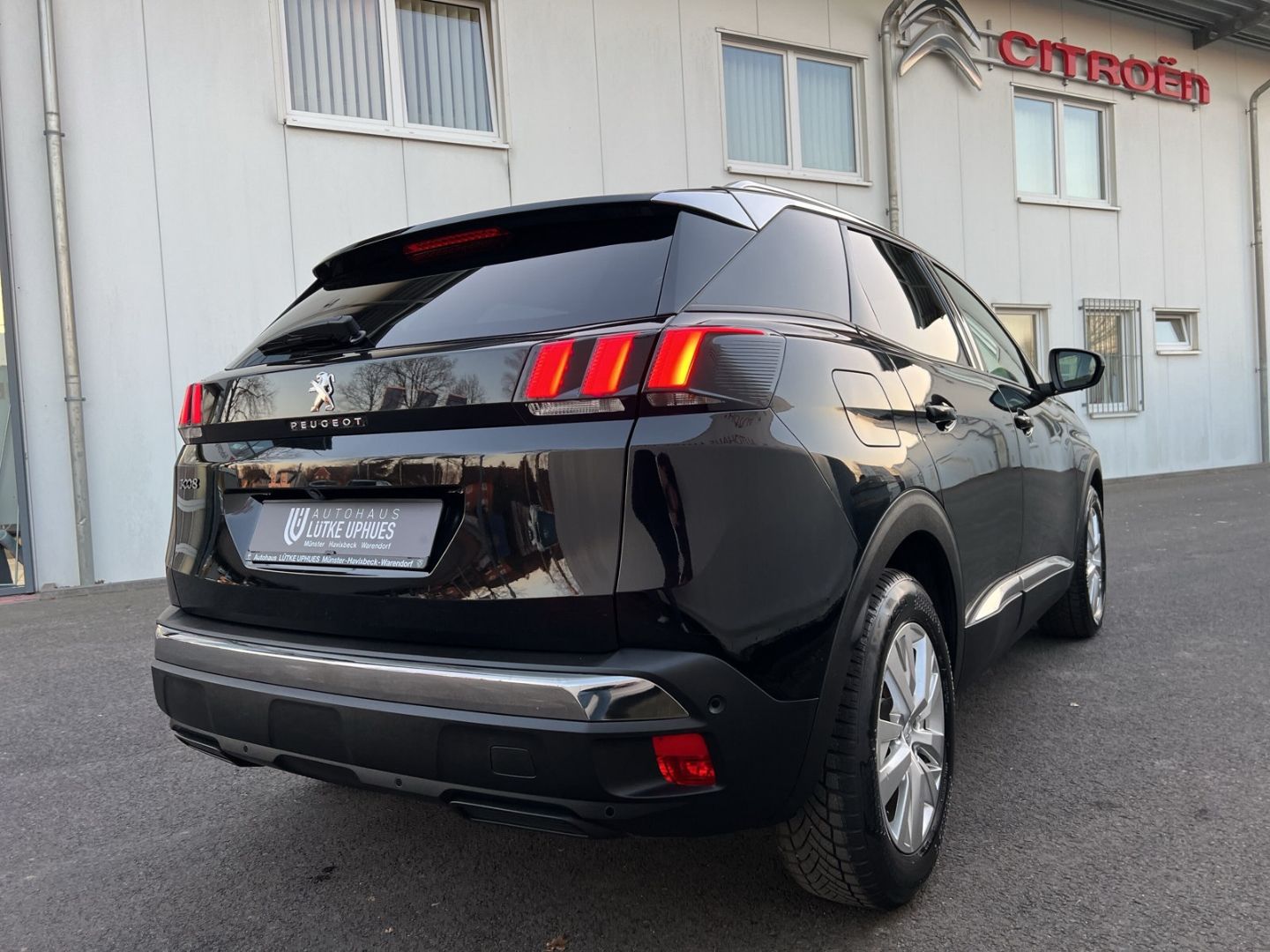 Fahrzeugabbildung Peugeot 3008 Allure PureTech 180 1.6 AHK-abn. Navi