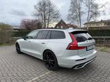 Volvo V60 D3 R-Design | Pilot | Pano | Leder | AHK - Volvo V60: Von Privat