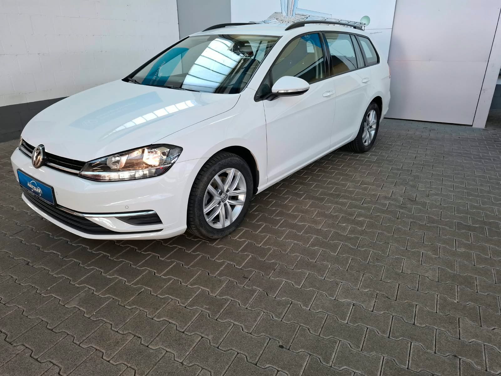 Fahrzeugabbildung Volkswagen Golf VII Var. Comf. 1,5 TSI + AHK+ACC+Navigation