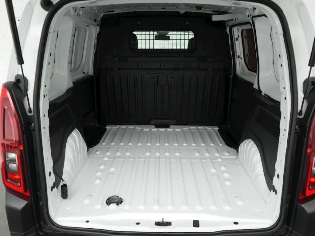 Combo E CARGO EDITION+NAVI+PARKPILOT HIN.+AHK+KE