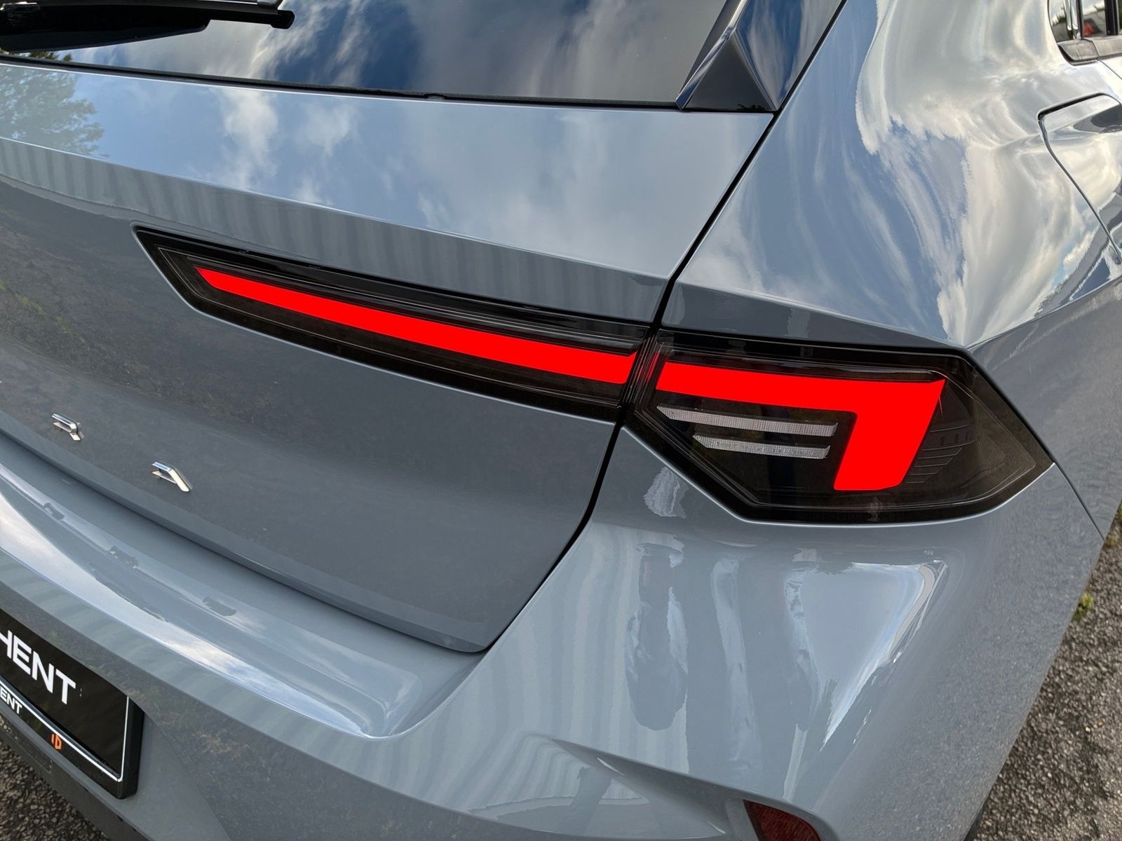 Fahrzeugabbildung Opel Astra L 1.2 Turbo Edition KlimaA,LED,SHZ,Kam.,LM