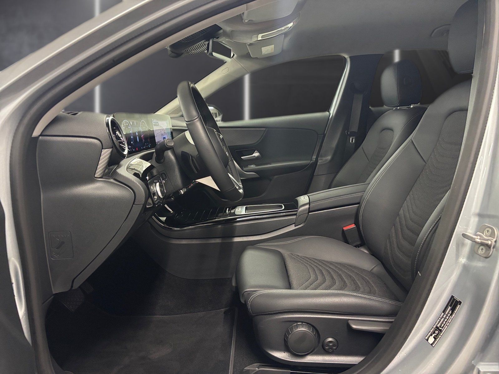 Fahrzeugabbildung Mercedes-Benz A 200 Progressive*AHK*Totwinkel*360°*LED*SHZ*PDC