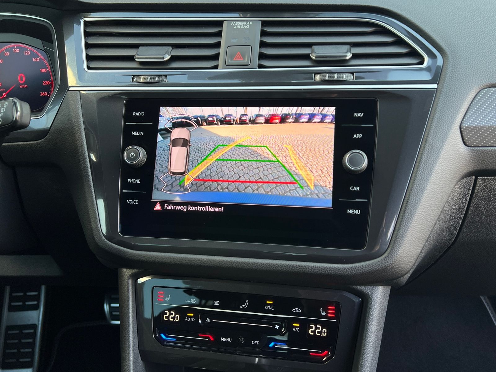 Fahrzeugabbildung Volkswagen Tiguan Allspace R-Line 2.0 TDI DSG 4MOTION *AHK,