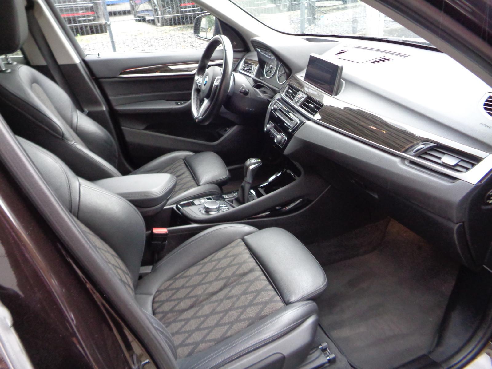 BMW X1 xDrive 20 i, Autom., Head-up, Panorama