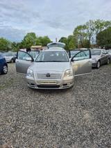 Toyota Avensis Combi 1.8-l-VVT-i - - Toyota Avensis in Kassel