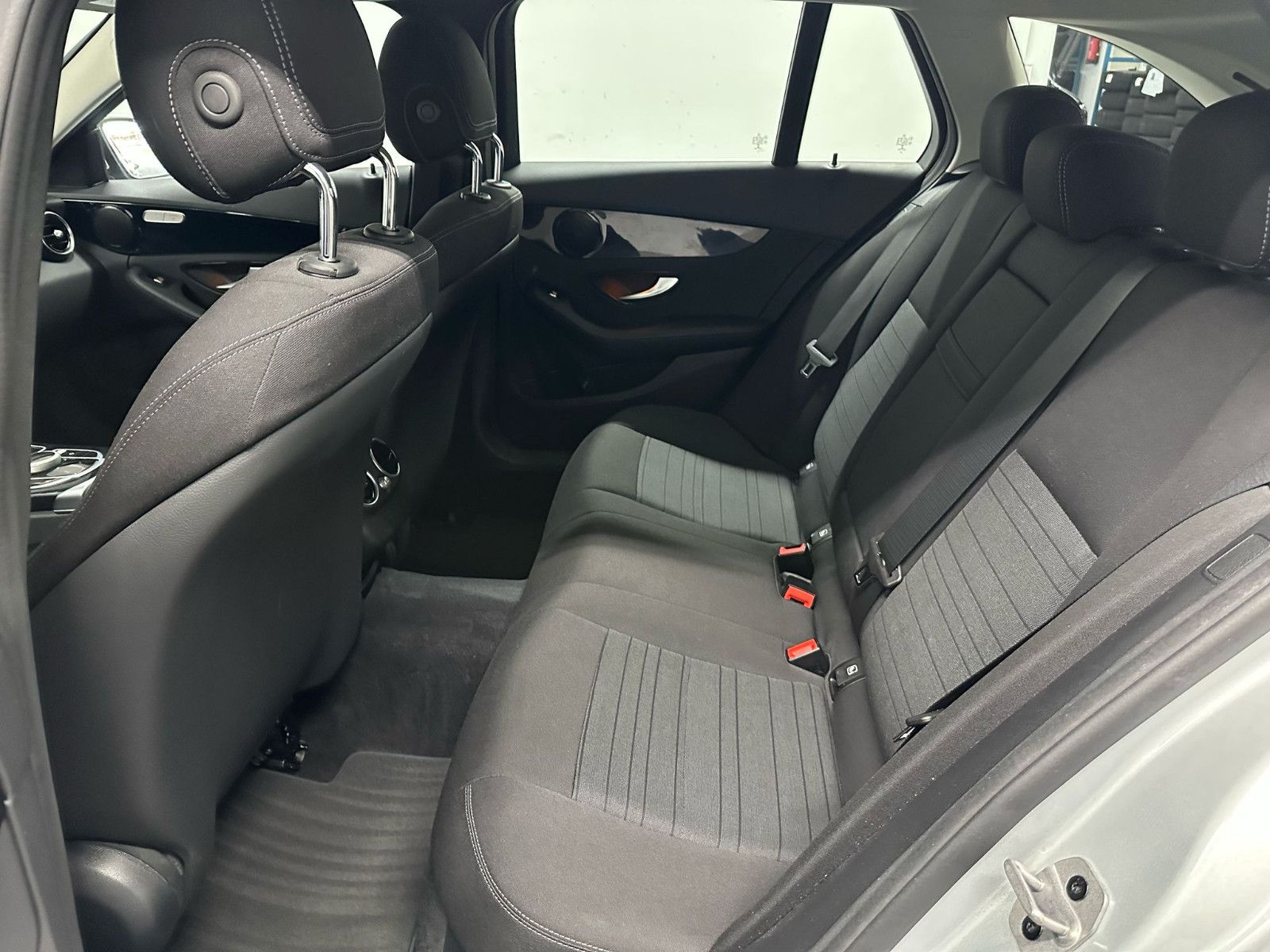 Fahrzeugabbildung Mercedes-Benz C 200 d T*DISTRO*AHK*SPURH*TOTWINK*SH*CARPL