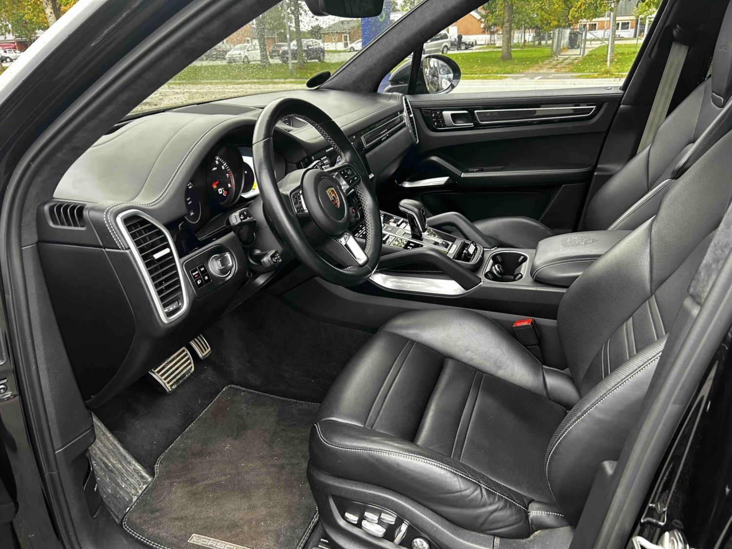 Porsche Cayenne Turbo Carbon Design Paket-Launch-Chron foto 4