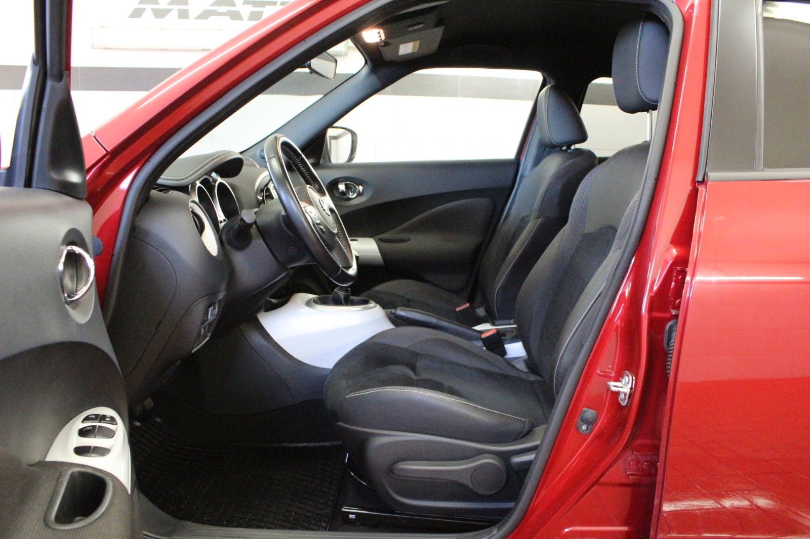 Fahrzeugabbildung Nissan Juke    1.2 DIG-T  N-Connecta 4x2  AHK