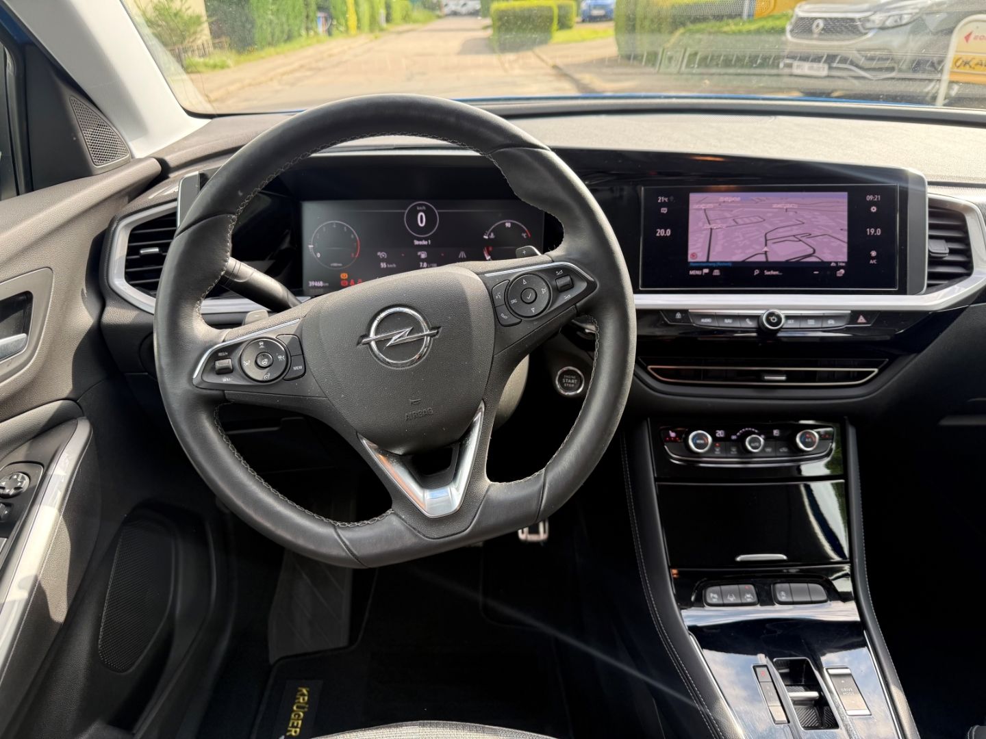 Fahrzeugabbildung Opel Grandland 1.2 Elegance SHZ+LHZ+Kamera+AHK