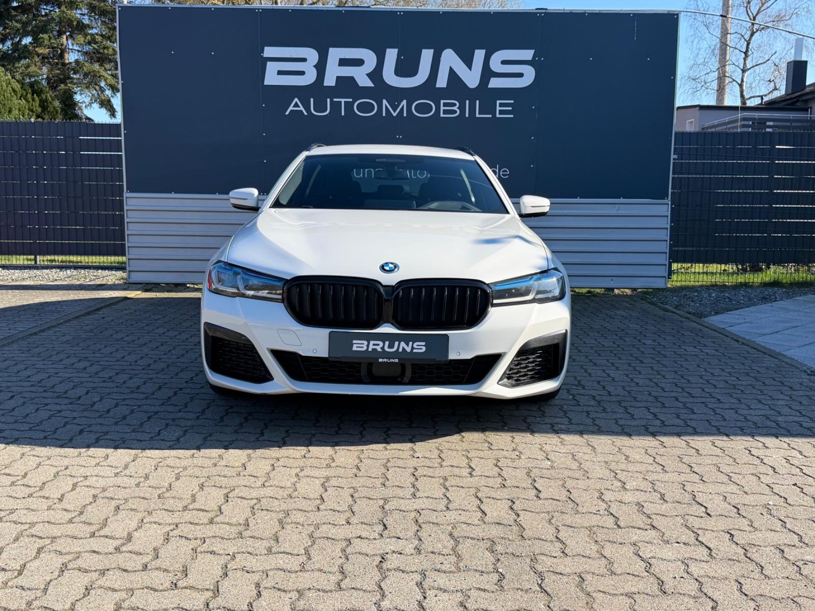 BMW 530 e M Sport Touring HUD Laserlicht Soft-Close