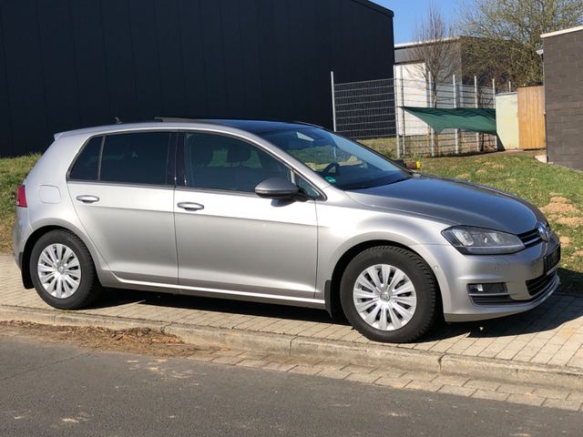 Volkswagen Golf VII Lim.2,0 TDI DSG Highline Pano+Leder+Kam