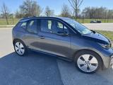 BMW i3 (120 Ah) SoH 99,7, AHK, Wärmepumpe,  - Elektro Kleinwagen mit Anhängerkupplung