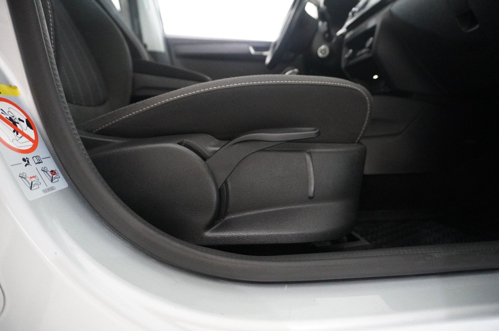 Fahrzeugabbildung SKODA Fabia Combi 1.0 TSI STYLE NAVI/LED/SHZ/PDC/TEMP.