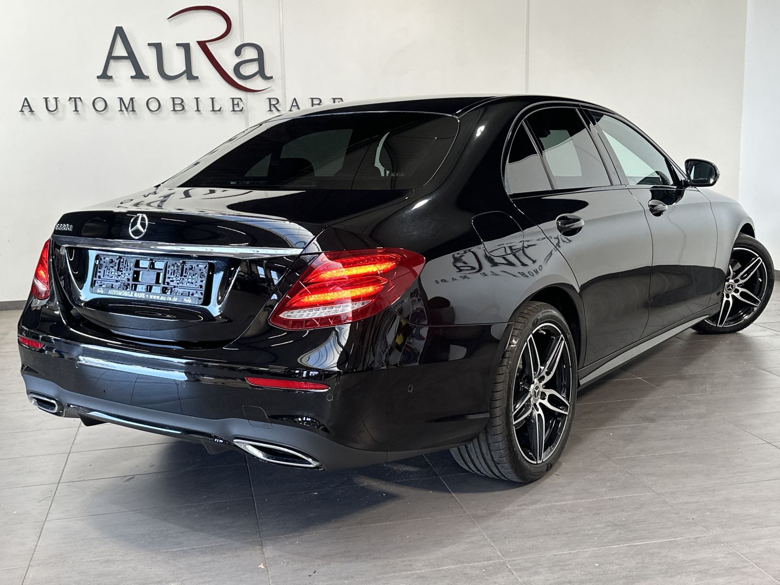 Fahrzeugabbildung Mercedes-Benz E 220d AMG-Line NAV+LED+KAMERA+WIDESCREEN+19ZOLL