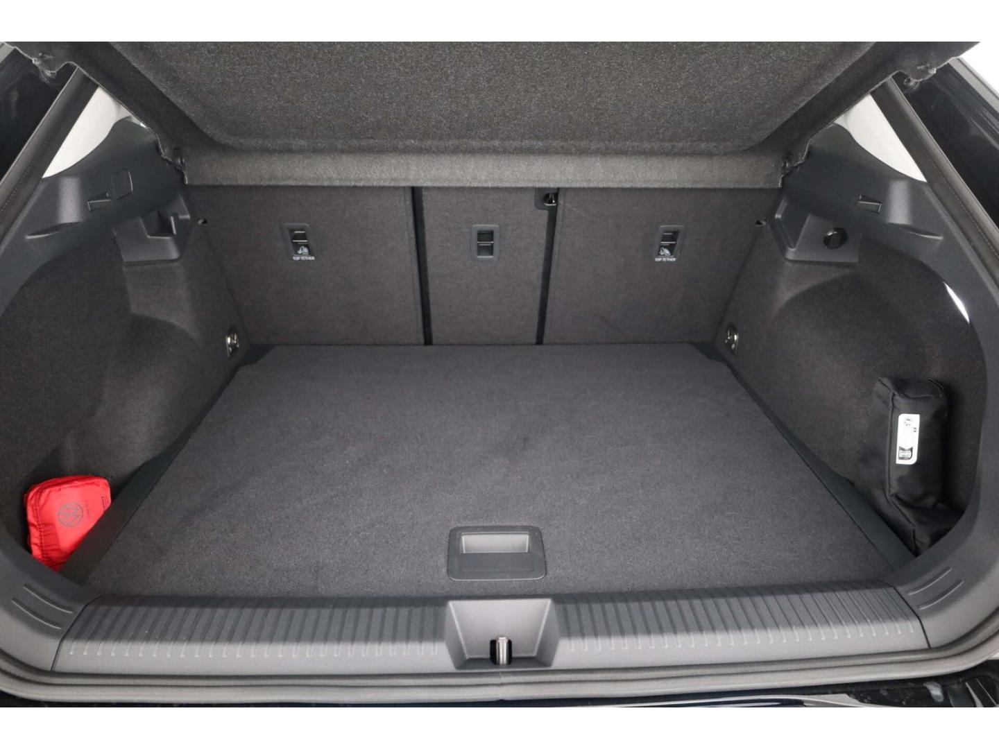 Volkswagen T-Roc 1.5 eTSI Life DSG NAV/LED/RFK/ACC/SH/PDC, миниатюра 12