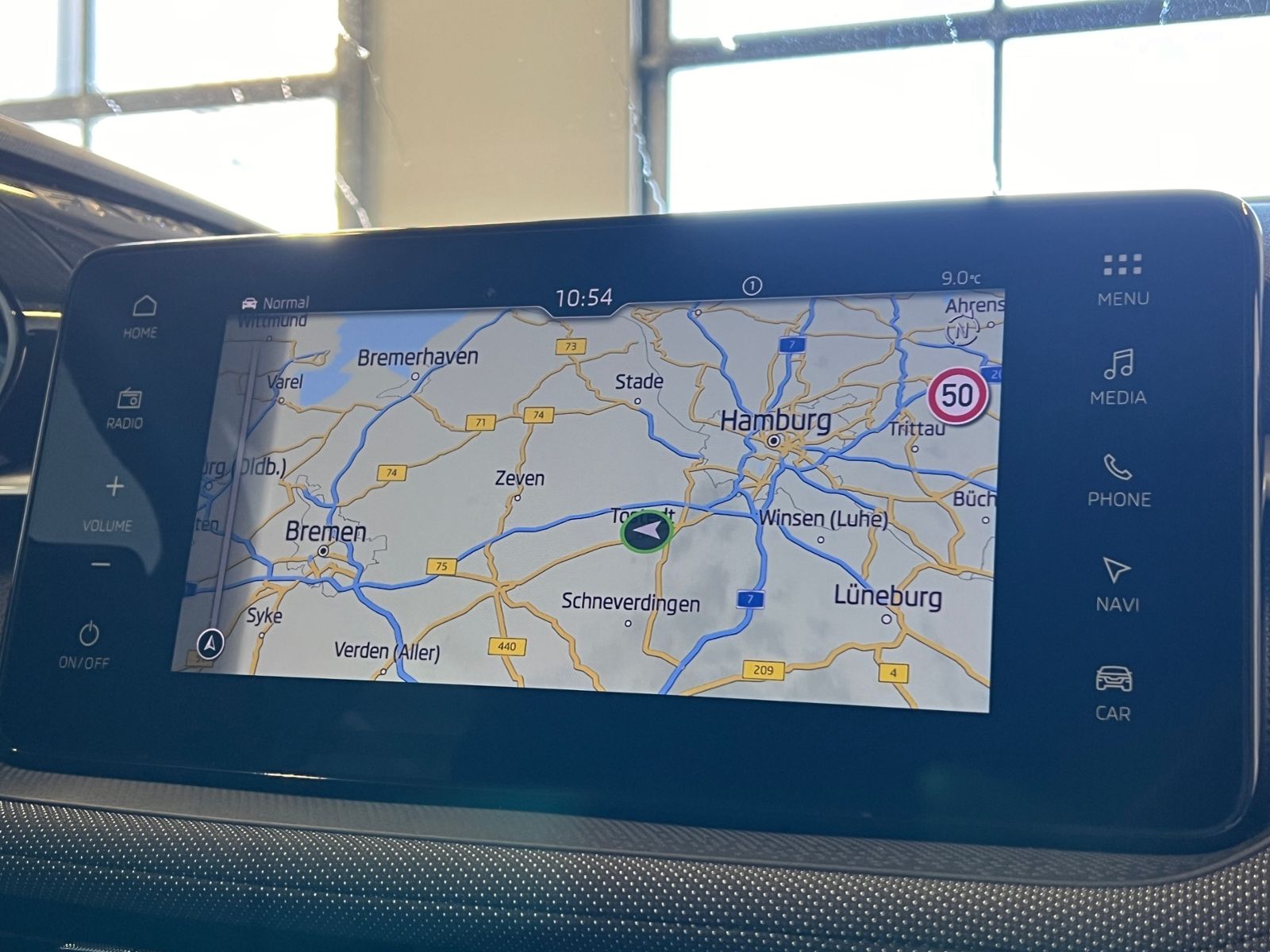 Fahrzeugabbildung SKODA Fabia TOUR 1.0 TSI DSG *Navi,ACC,Sitzheizung*