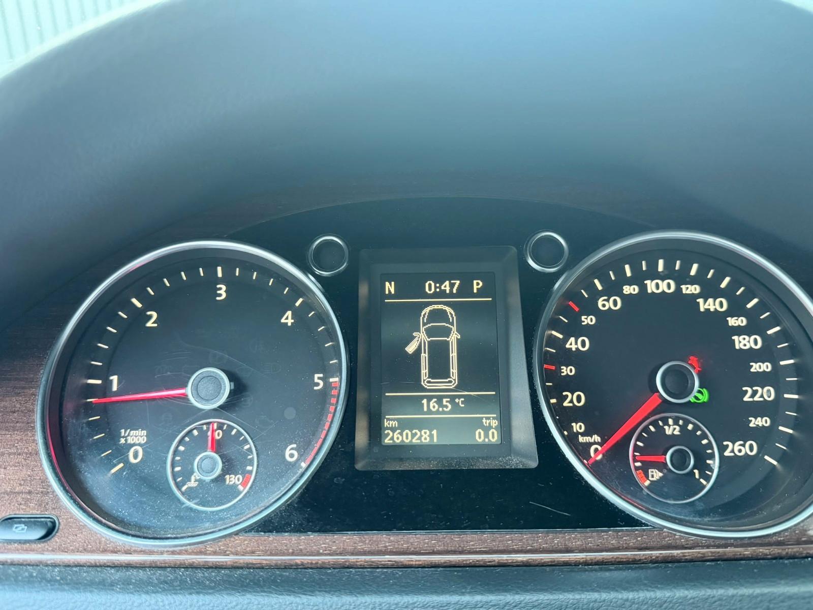 Volkswagen Passat 2011 — photo 10