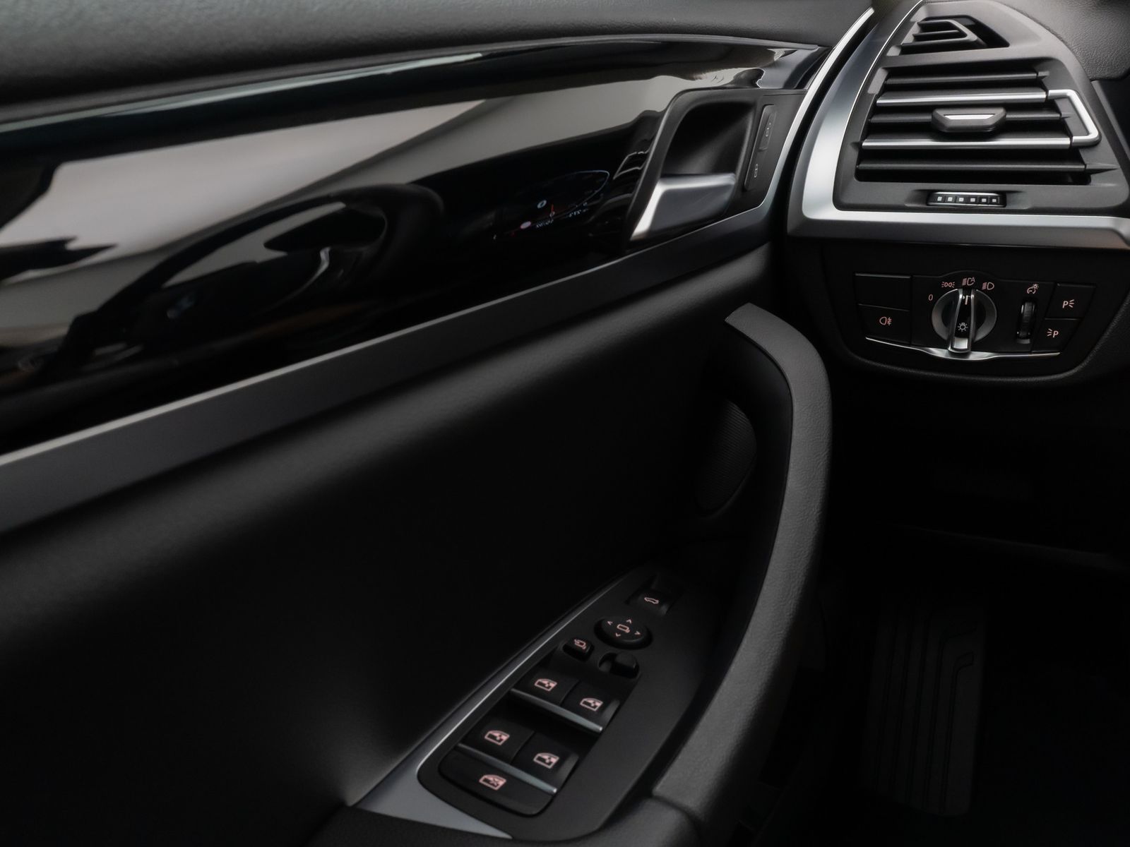 Fahrzeugabbildung BMW X3 xD20d Kamera DAB Leder AHK LED Sport 18Zoll