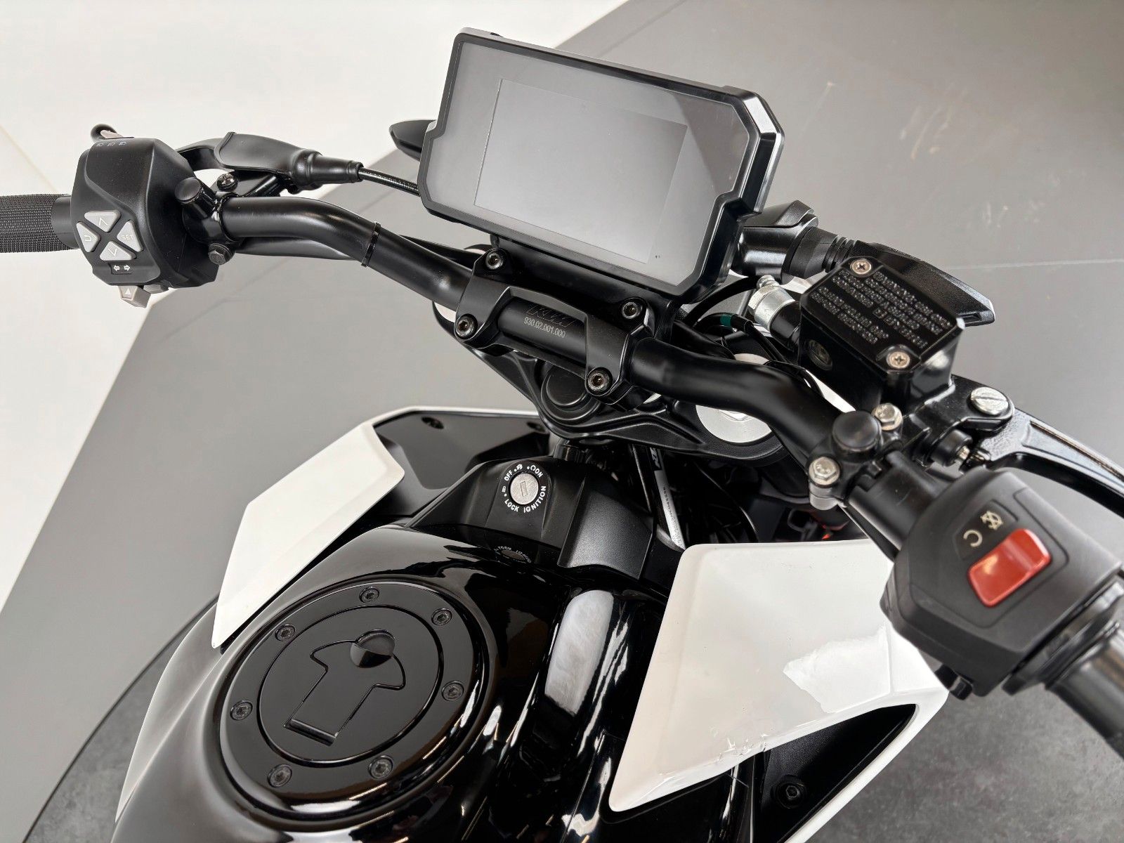 Fahrzeugabbildung KTM DUKE 125 *SERVICE NEU *KURZES HECK