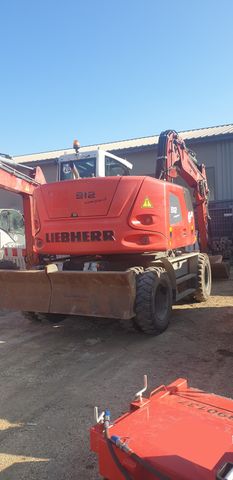 Liebherr A 912 Compakt