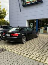 BMW 335i Coupé - - BMW 335 aus 2008: Coupe, 335i