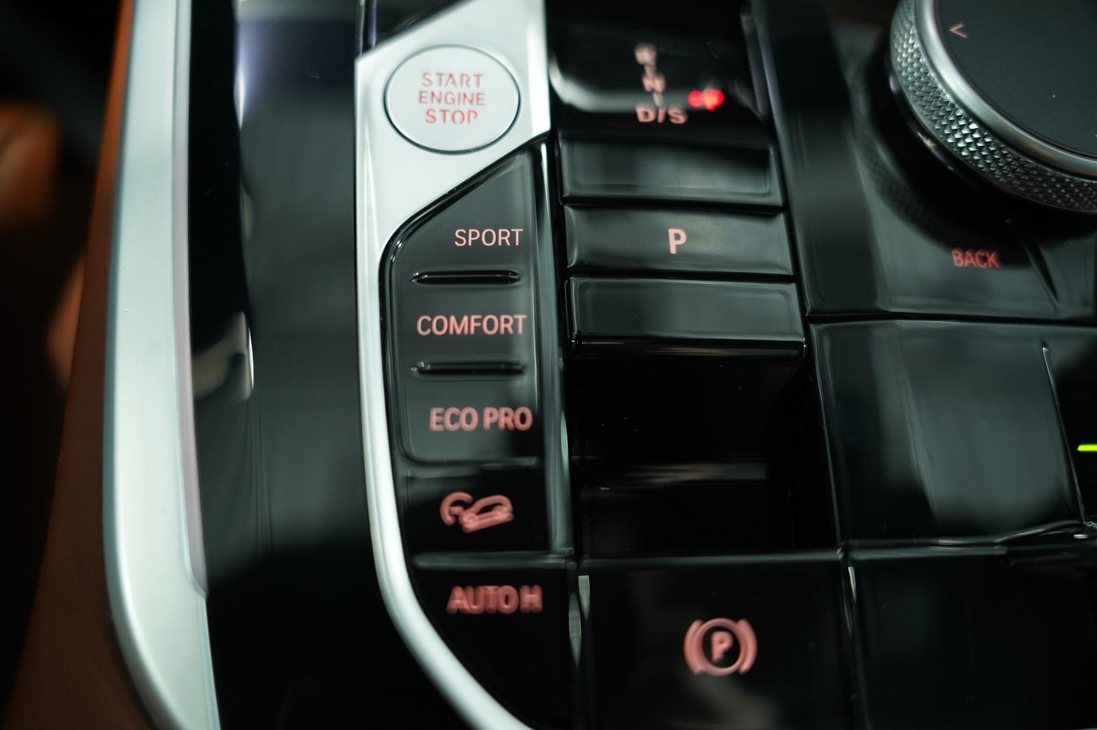 BMW X5 M60 i xD *1.H *22 *ACC*Sky Lounge*H-UP*AHK