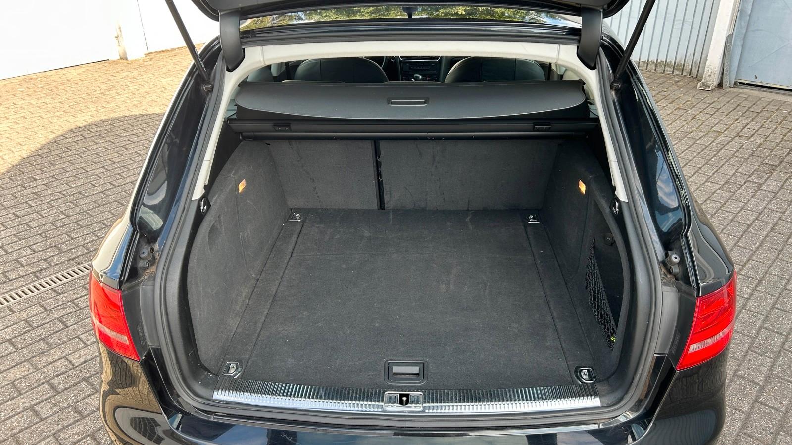 Audi A4 2009 — photo 38