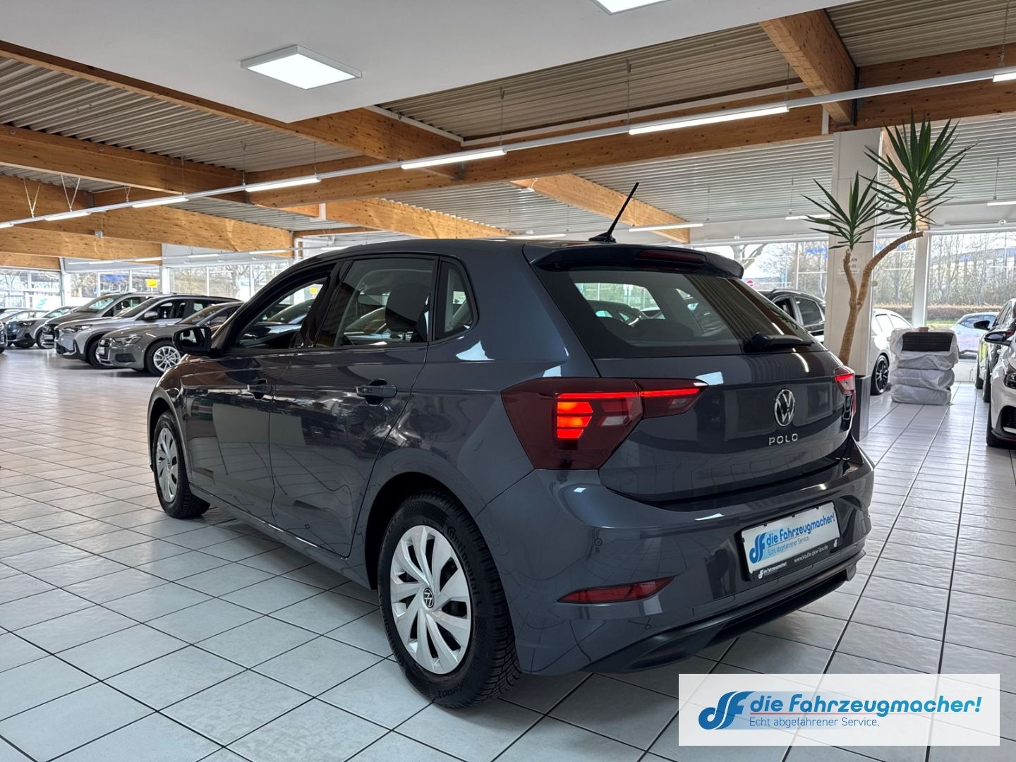 Fahrzeugabbildung Volkswagen Polo VI Life Navi Digitales Cockpit LED ACC Appl