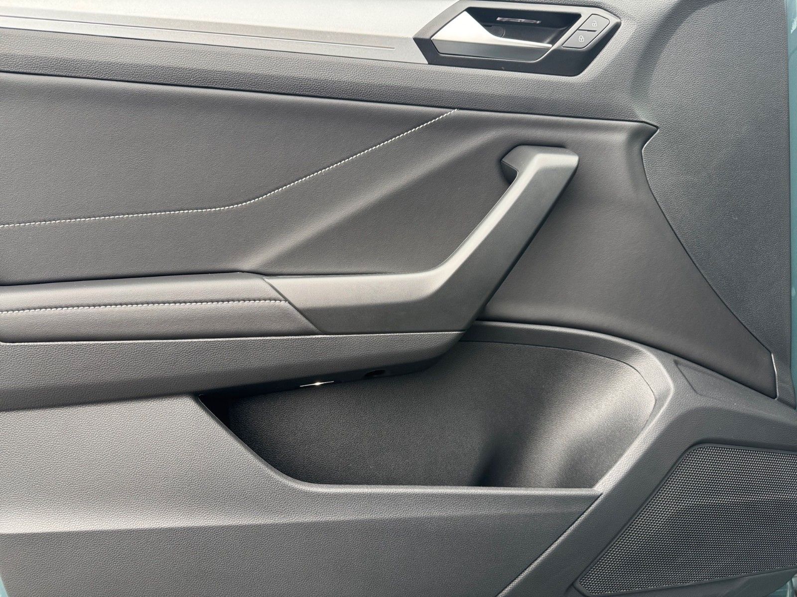 Fahrzeugabbildung Volkswagen T-Roc Life GOAL 1.0 TSI