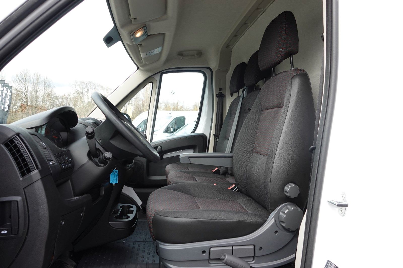 Fahrzeugabbildung Opel Movano Cargo L2H2 2.2 Diesel 103 kW