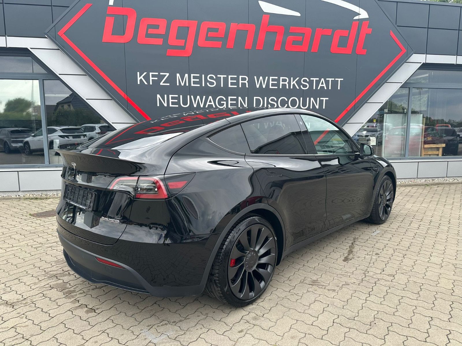 Tesla Model Y Performance Matrix AHK foto 3