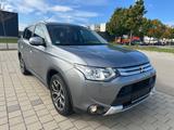 Mitsubishi Outlander ClearTec Intense 4WD*KLIMA*7SITZER*KAM - gebrauchte Mitsubishi Outlander aus dem Jahr 2014