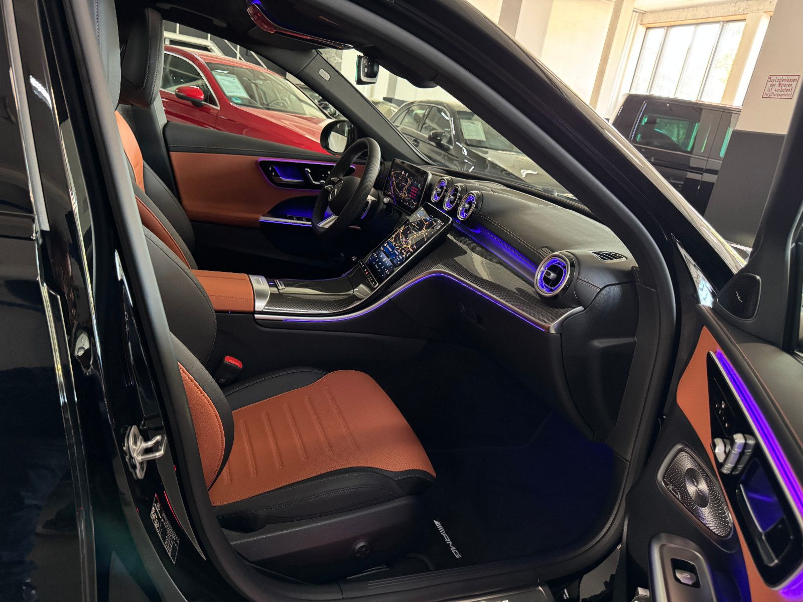 Fahrzeugabbildung Mercedes-Benz C 180 AMG LINE PANO HUD GERMAN EDITION EUR1 MY26