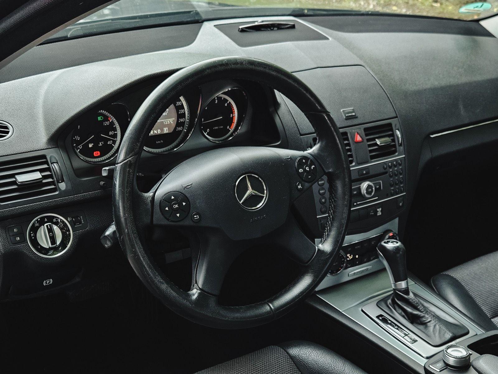 Mercedes-Benz C250 2010 — photo 7