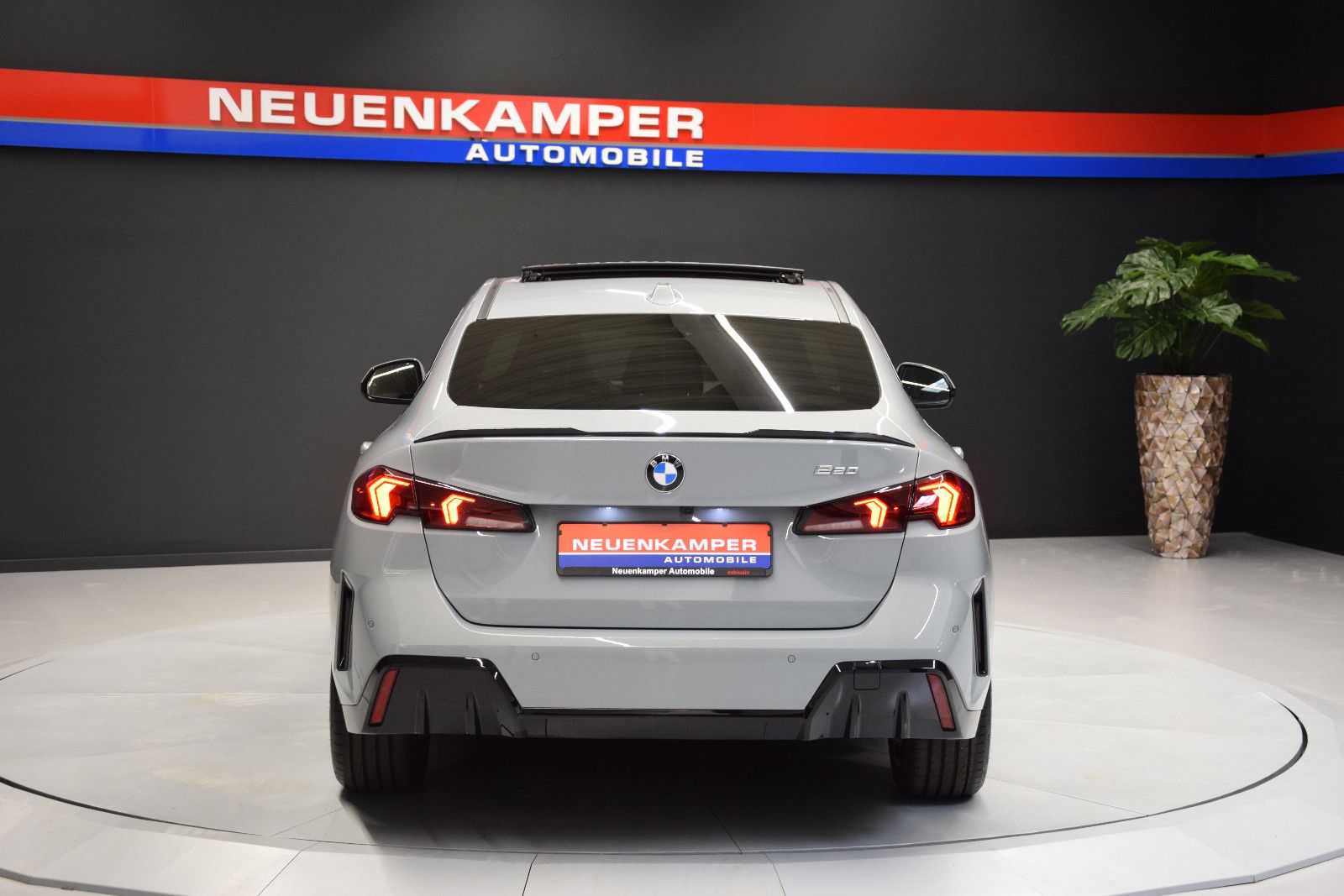 Fahrzeugabbildung BMW 220 i Gran Coupé M Sport Pano H&k Memory Schale