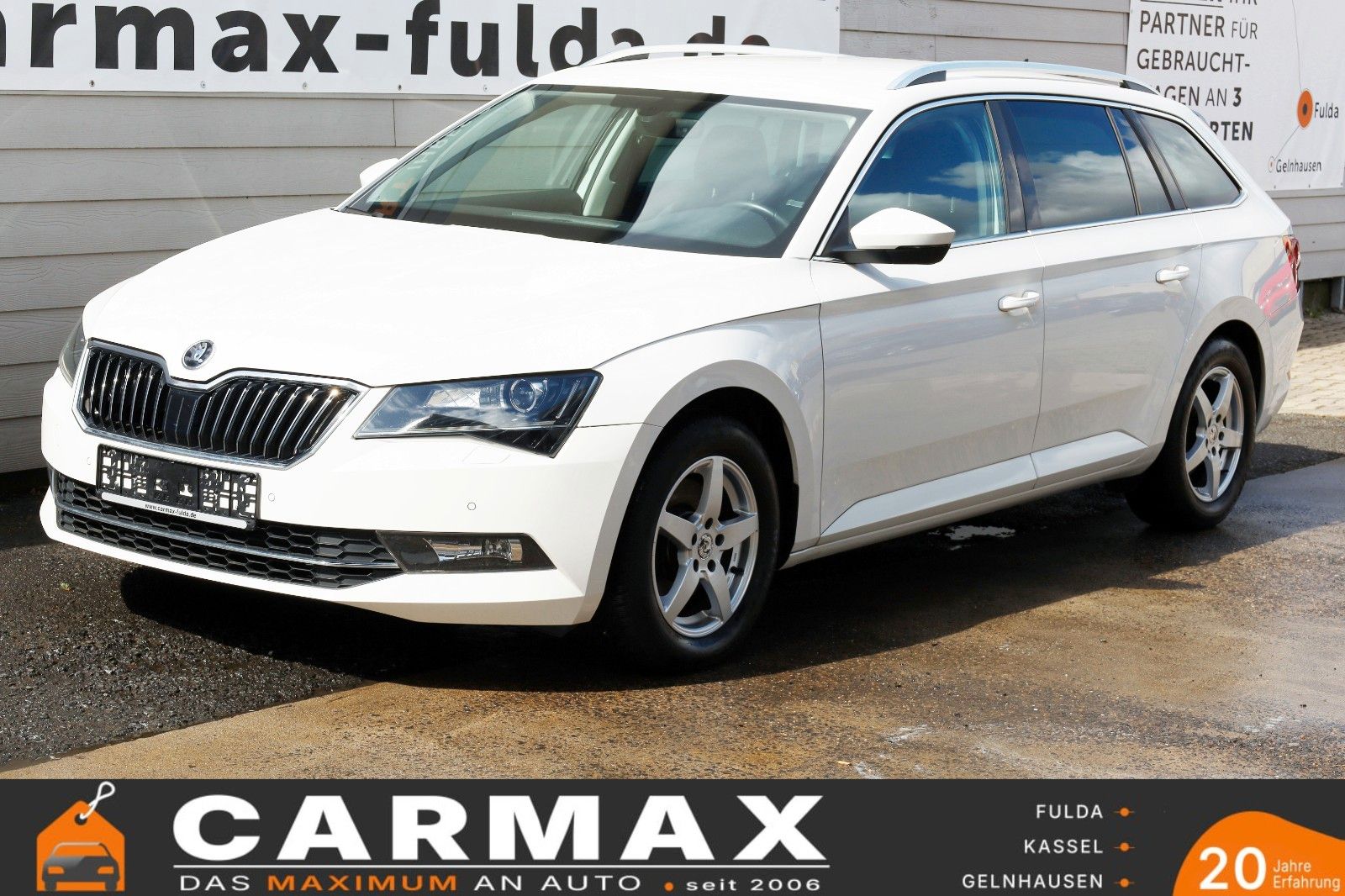 Fahrzeugabbildung SKODA Superb Combi Ambition Navi,Bi-Xenon,Kamera,SR+WR