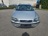 Volvo V70 2.5T AWD.  "Tüv neu + ZR neuwertig" - Volvo V70 mit Benzin-Antrieb: Kombi, 5t