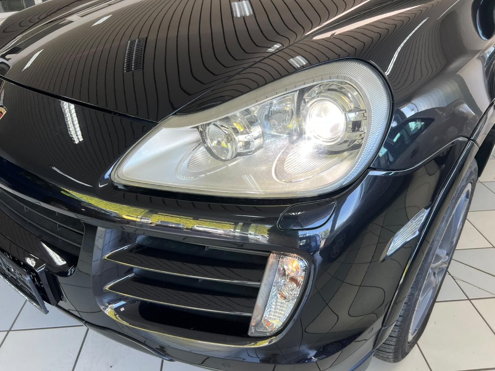 Porsche Cayenne S 4.8 V8 385 ch BVA 4x4 / Suspension pneumatique PASM / Toit ouvrant / Cuir / Jantes 20"