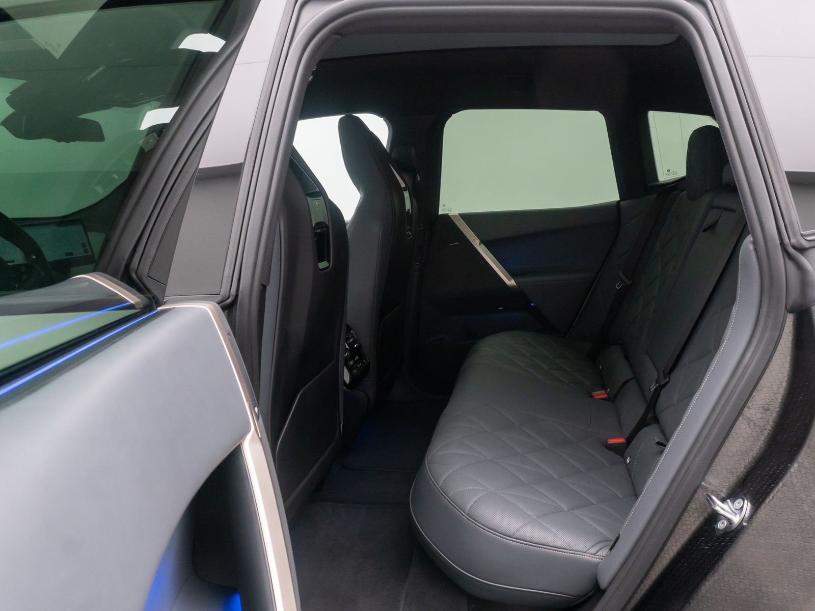 Fahrzeugabbildung BMW iX xD40 Sport 360&deg;SkyLounge DAB Laser H/K 22Zoll