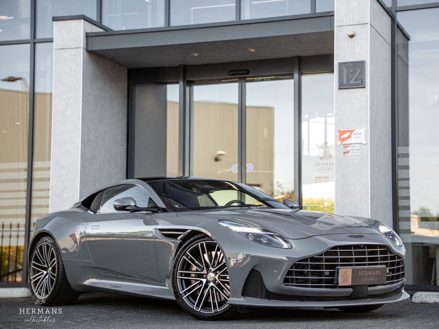 Aston Martin DB12 4.0 V8 / Ceramic / Carbon / Bowers & Wilkin